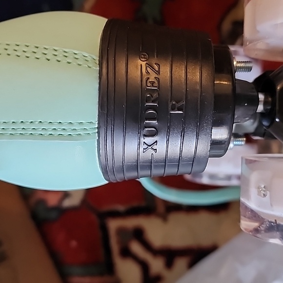 Mint green roller skates size 42/10.5.  Light up wheels. New - Picture 8 of 8